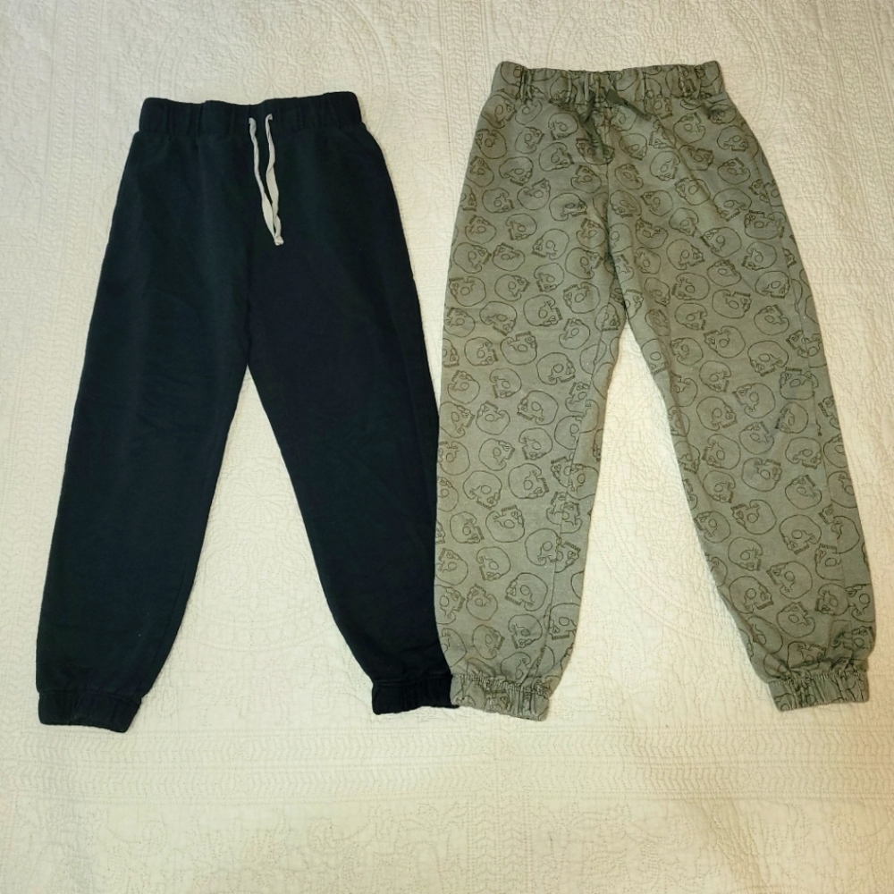 Boys sweatpant joggers - size 6/7